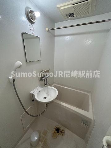 洗面設備　使いやすい洗面所です