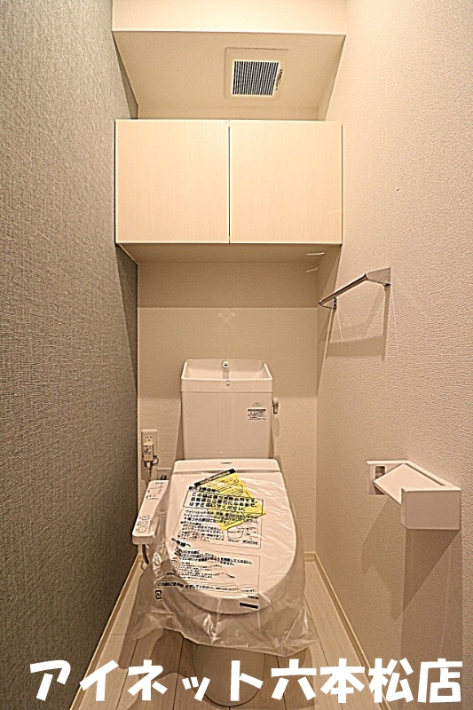 トイレ　清潔感のある空間です。