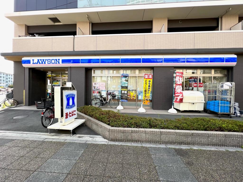 コンビニ　ローソン 川口リリア南店（コンビニ）まで307m