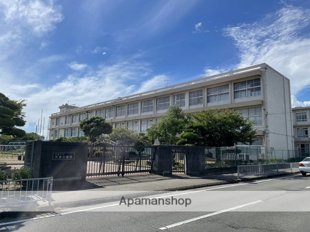 小学校　大津小学校（小学校）まで978m