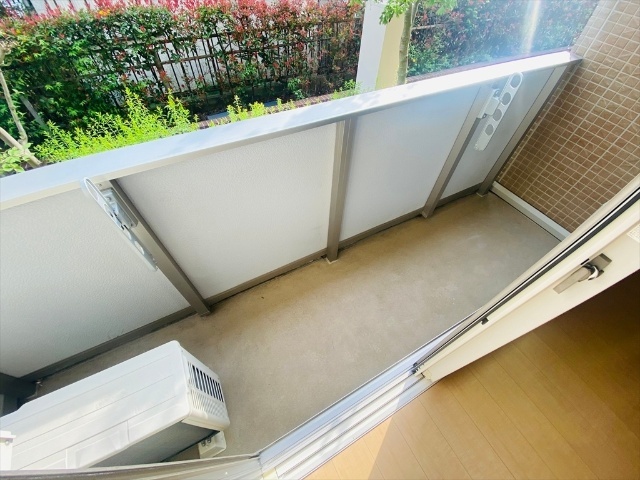 バルコニー　同一建物内１０３号室内装写真転載