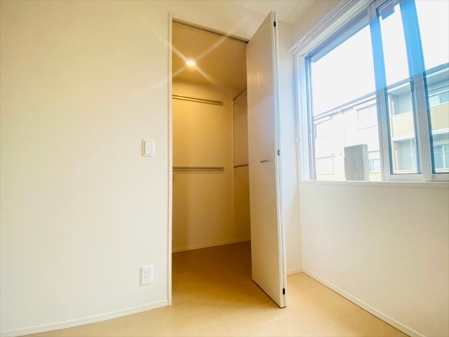 収納　同一建物内１０３号室内装写真転載