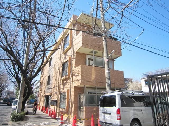 建物外観　★１フロア２世帯、全室角部屋★