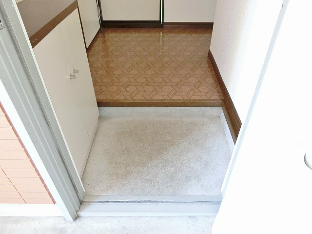 玄関　スッキリした印象の玄関