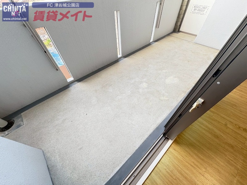 バルコニー　同じ物件、別部屋の写真です