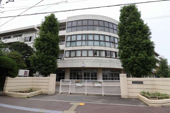中学校　妙典中学校（中学校）まで229m