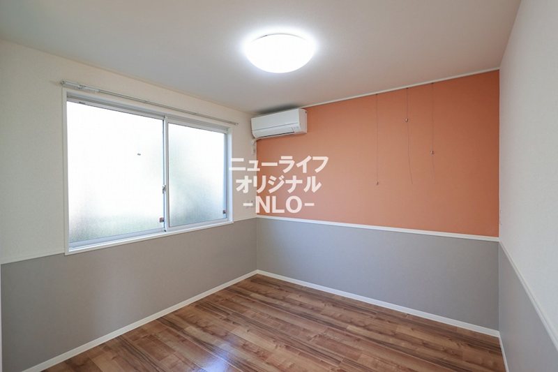 その他部屋・スペース　洋室5.5帖　アクセントクロスを採用し空間をお洒落に演出☆
