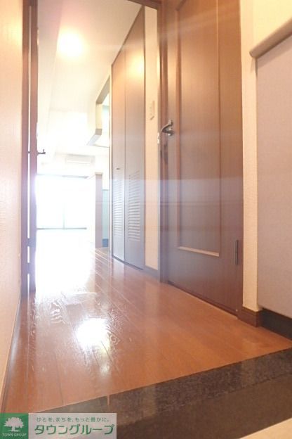 玄関　採光のとれた明るい玄関