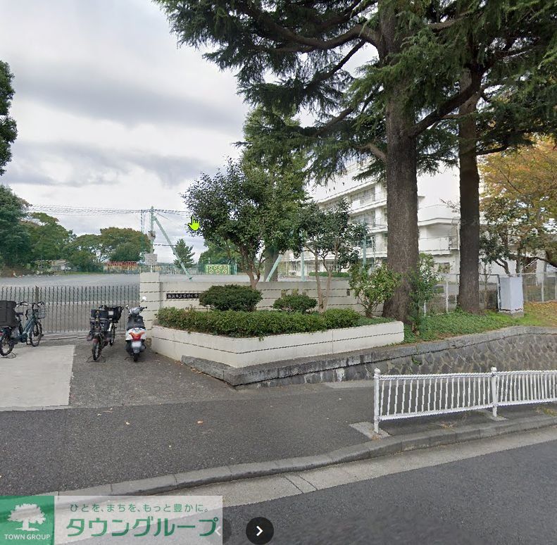 小学校　石川小学校（小学校）まで990m