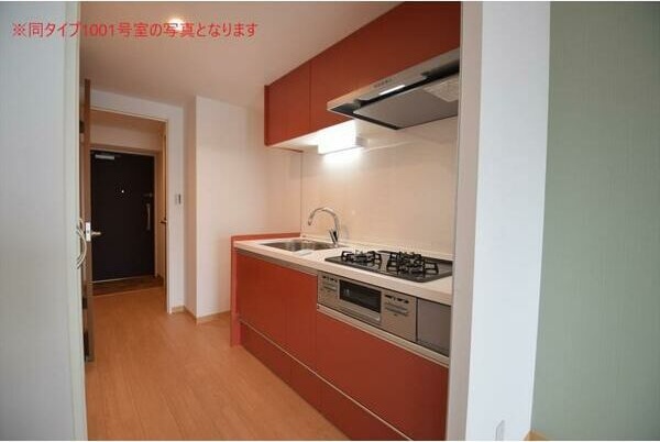 キッチン　※写真は同じマンションの違う部屋のものになります。