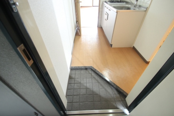 玄関　※別部屋の写真です