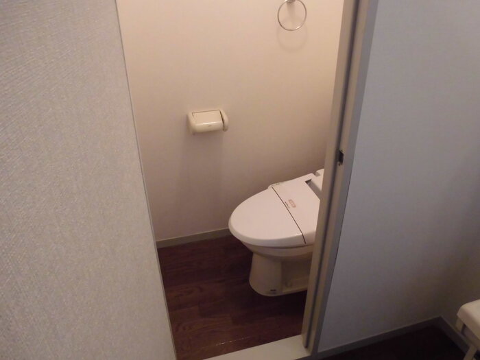 トイレ　※同物件、別部屋になります。