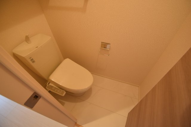 トイレ　ウォシュレット付きです