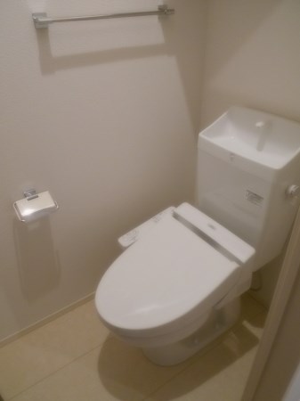トイレ　反転写真