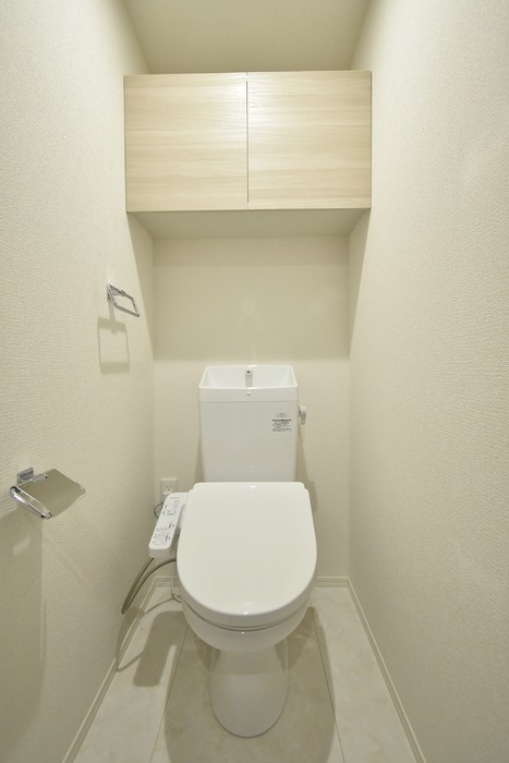 トイレ　温水洗浄暖房便座トイレです