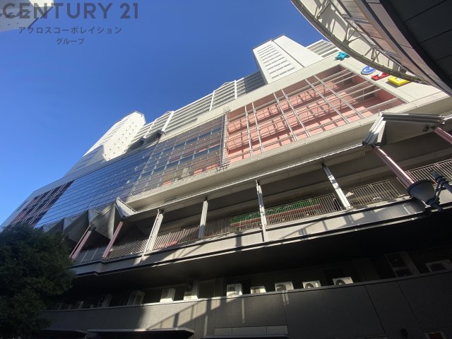 建物外観　複合商業施設「ACTA西宮」の上部に位置しています