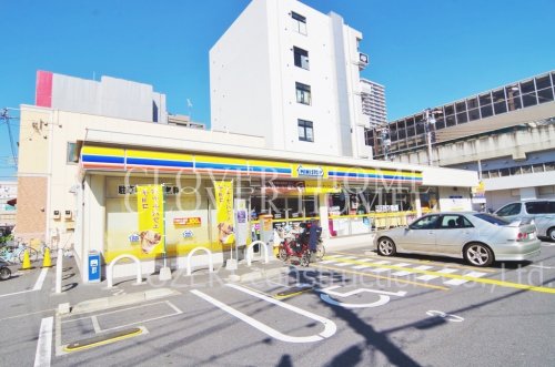 コンビニ　ミニストップ 越谷駅西口店（コンビニ）まで181m