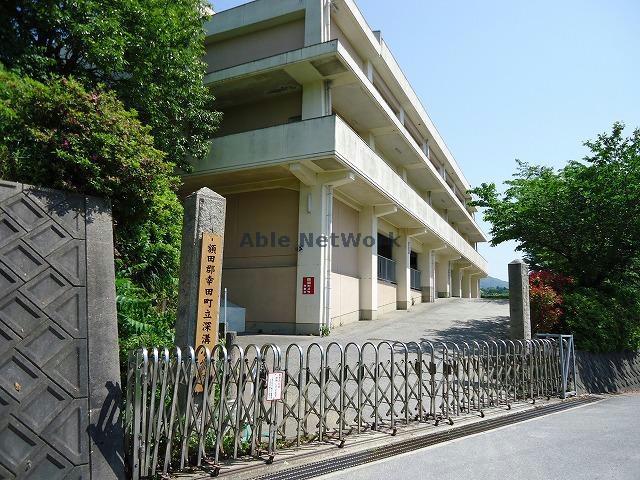 小学校　幸田町立深溝小学校（小学校）まで832m