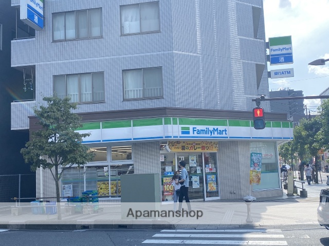 コンビニ　ファミリーマート（コンビニ）まで495m