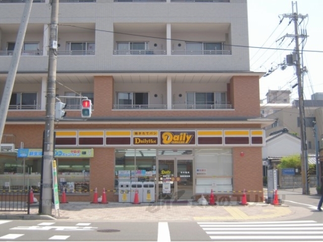 コンビニ　デイリーヤマザキ鞍馬口店（コンビニ）まで390m
