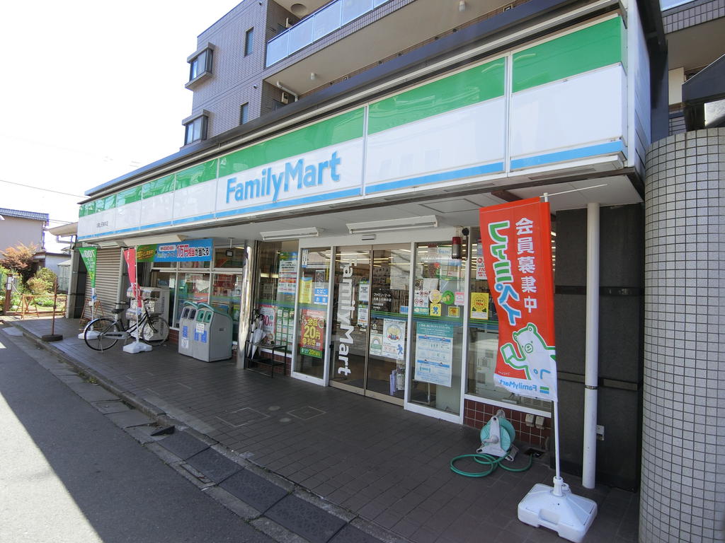コンビニ　ファミリーマート練馬関町北一丁目店（コンビニ）まで375m