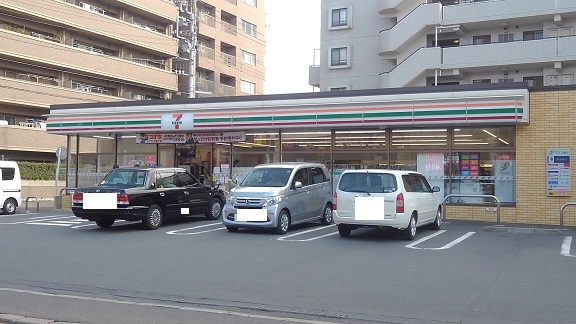 コンビニ　セブンイレブン（コンビニ）まで350m