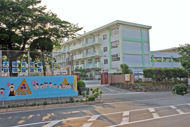 小学校　北九州市立小石小学校（小学校）まで744m
