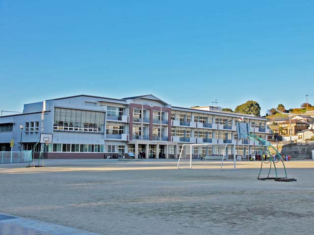 小学校　北九州市立深町小学校（小学校）まで1222m