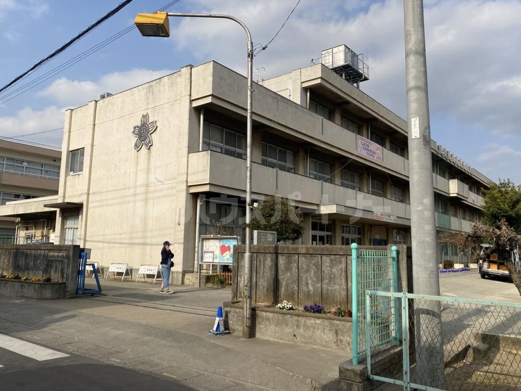 小学校　上尾市立大谷小学校（小学校）まで270m
