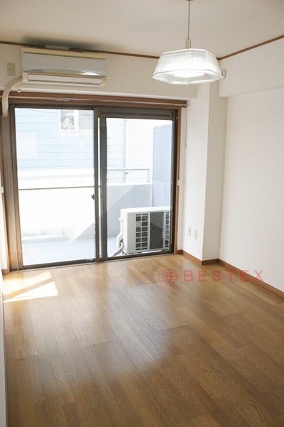 居室・リビング　※同タイプ・別部屋の参考写真です。