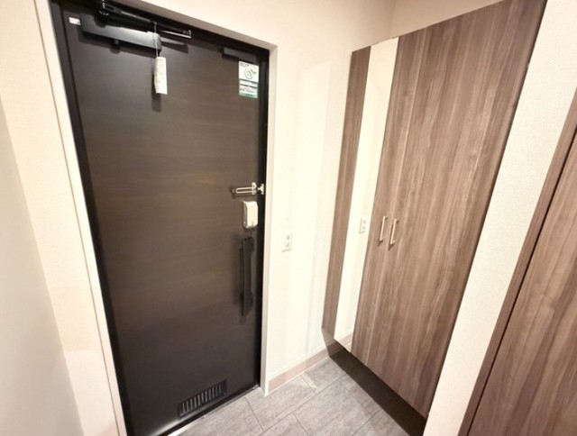 玄関　別部屋同仕様タイプ