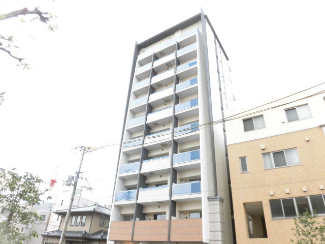 建物外観　スタイリッシュなデザインの外観です