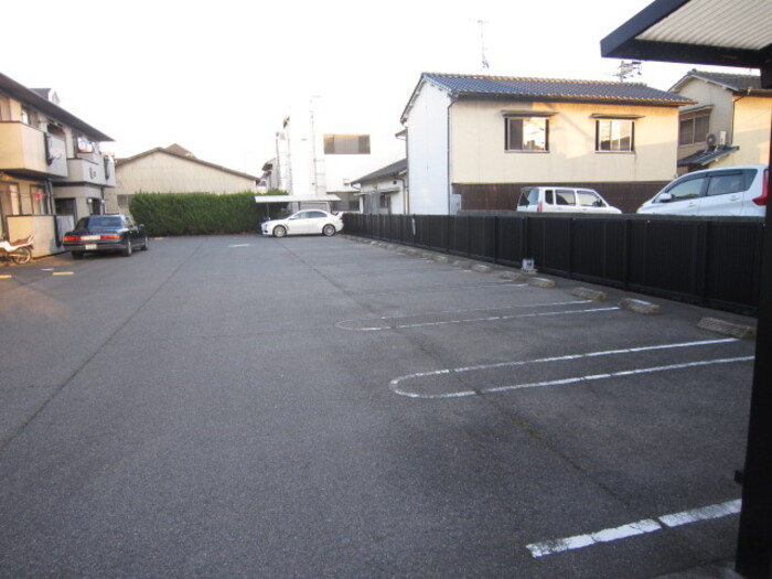 駐車場　駐車場
