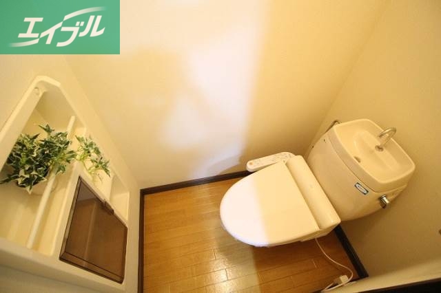 トイレ　写真は同タイプのお部屋です