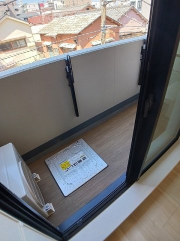 バルコニー　バルコニーからの眺めを楽しみながら食事をしませんか