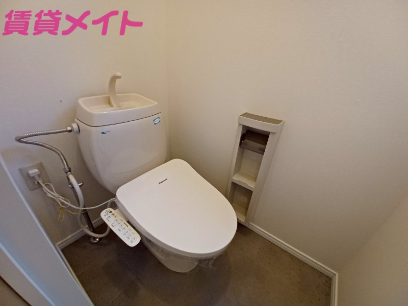 トイレ　同型参考写真