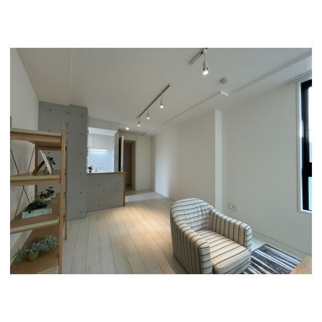 居室・リビング　※モデルルーム（家具・小物類などは物件に