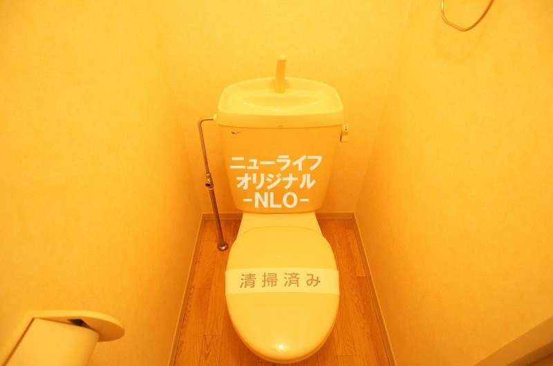 トイレ　独立したトイレ空間は清潔で快適です