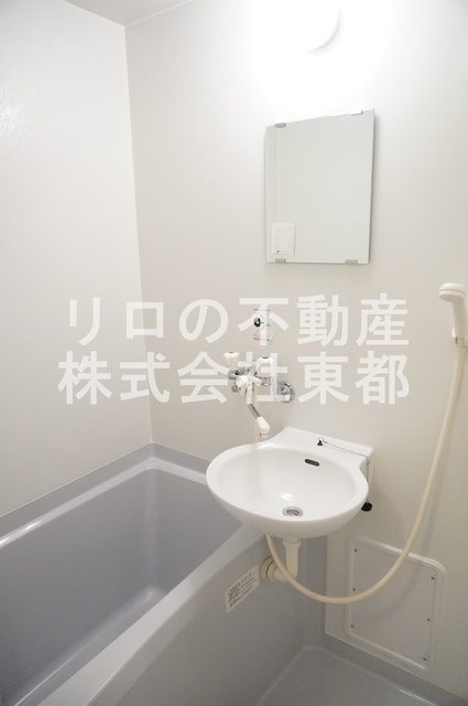 バス・シャワールーム　清潔感のある浴室で、１日の疲れを癒しリラックスできます。