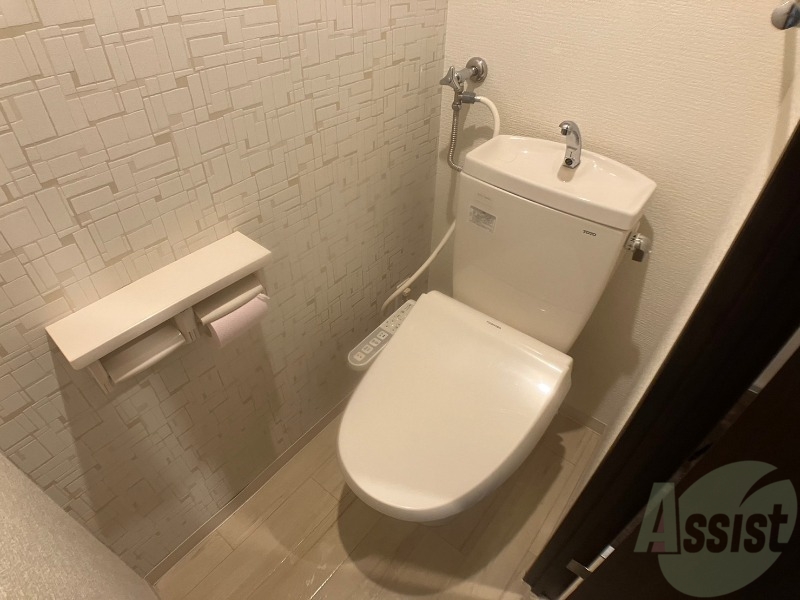トイレ　トイレです。ウォシュレット付を探している方、おすすめです。