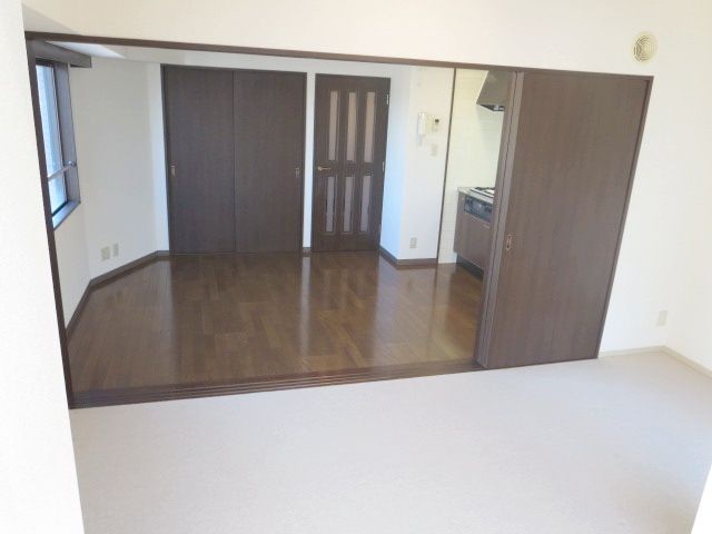 その他　★明るい洋室・２面採光★