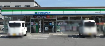 コンビニ　ファミリーマート　甲良町在士店（コンビニ）まで900m