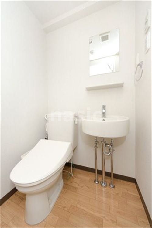 トイレ　小型洗面化粧台付き♪（Aタイプのみ）