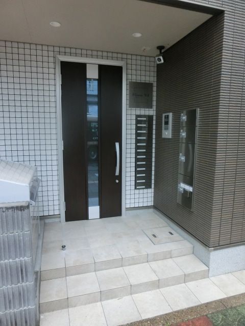 エントランス　建物のエントランスはこちらです