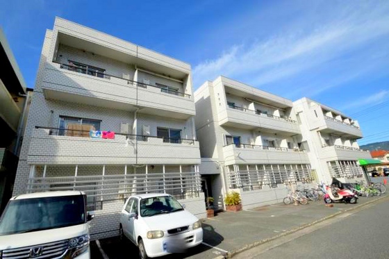 建物外観　オートロック付き単身物件★
