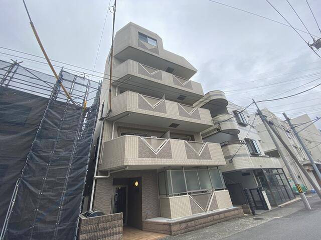 建物外観　オートロック付き