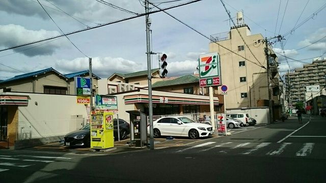 コンビニ　セブンイレブン（コンビニ）まで70m