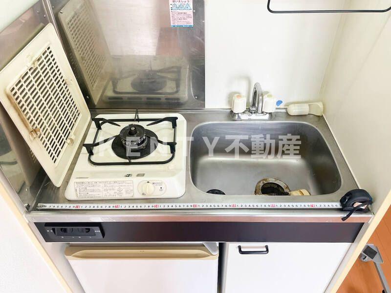 キッチン　コンパクトなキッチンで掃除もラクラク