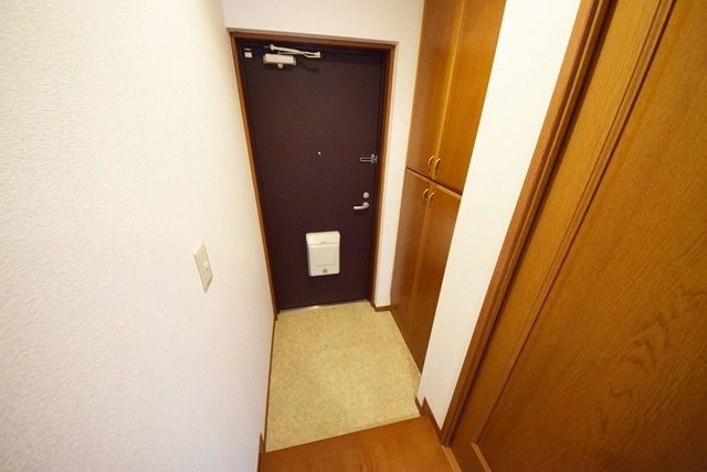 玄関　★設備充実で毎日に生活も快適♪★