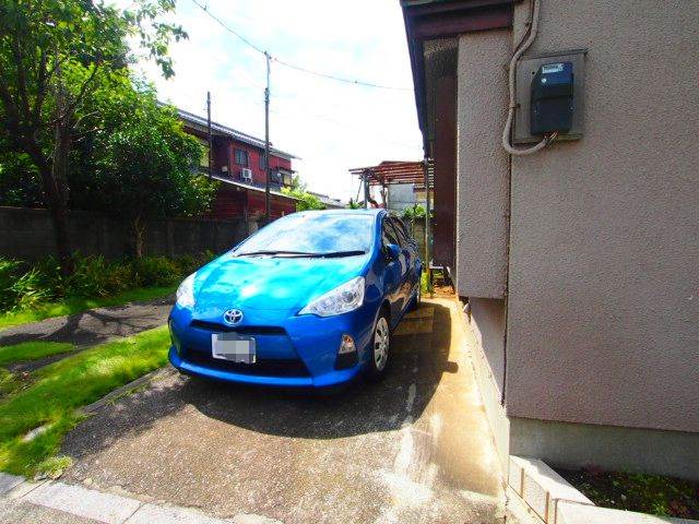 駐車場　駐車場もありますのでお車をお持ちの方も安心です